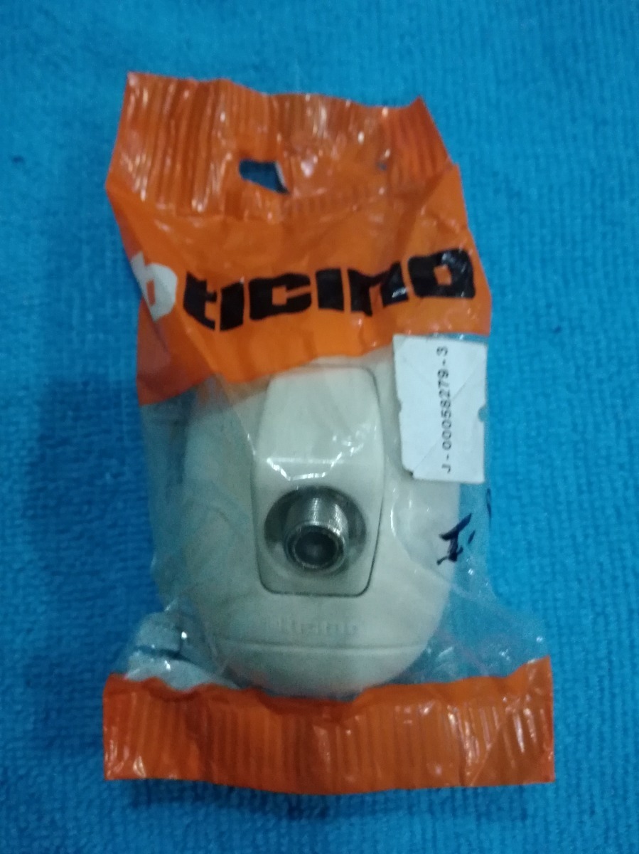 TOMA COAXIAL BTICINO SUP. CREMA P69 .